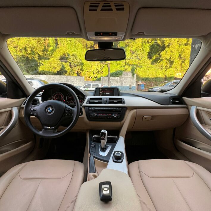 BMW 320i 320i