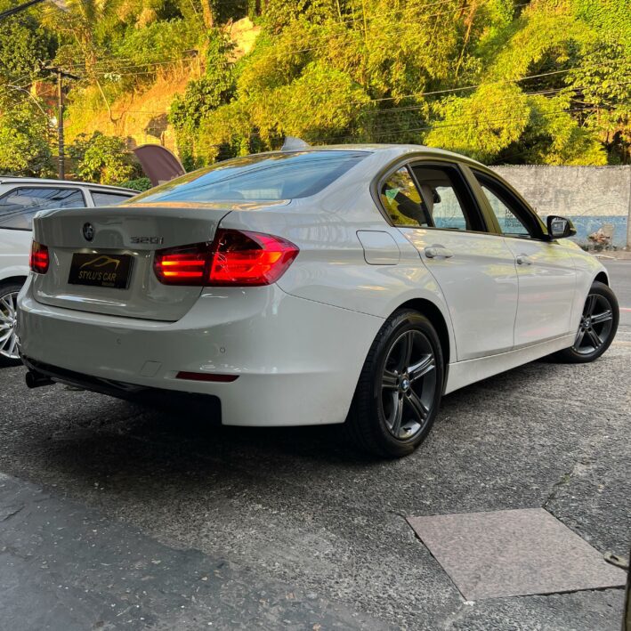 BMW 320i 320i