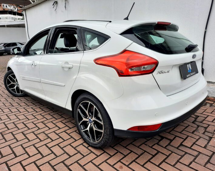 FORD FOCUS TITANIUM 2.0 AT FLEX