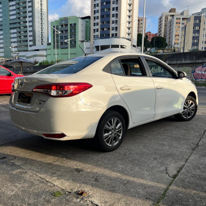 TOYOTA YARIS SEDAN XL 1.5 AUTOMÁTICO