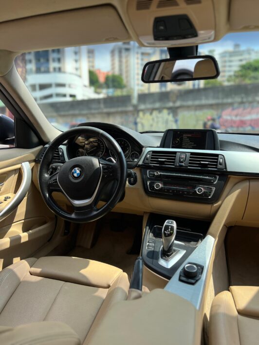 BMW 320i 320i 2.0 Turbo