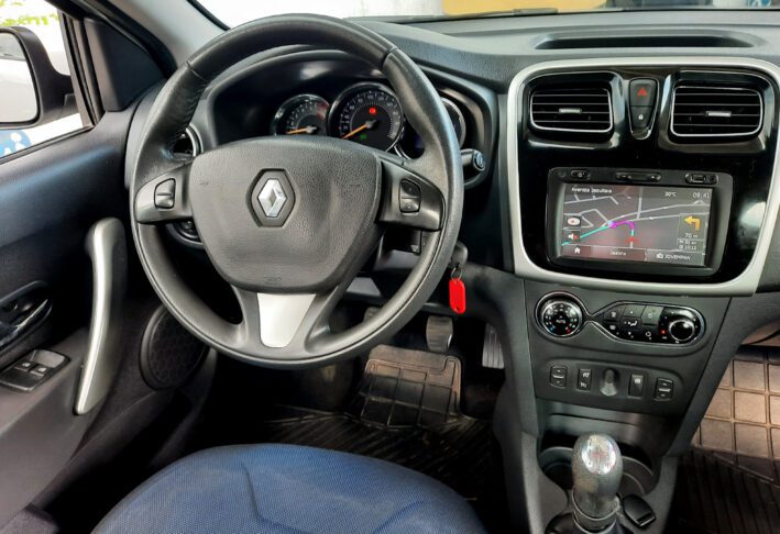 RENAULT Sandero Dynamique 1.6 FLEX