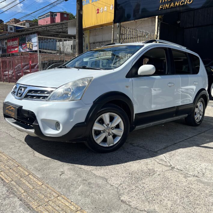 NISSAN LIVINA X-Gear SL 1.8 automático