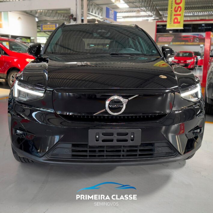 VOLVO XC40 6 PLUS ELETRICO/FONTE EXTERNA 235 CV