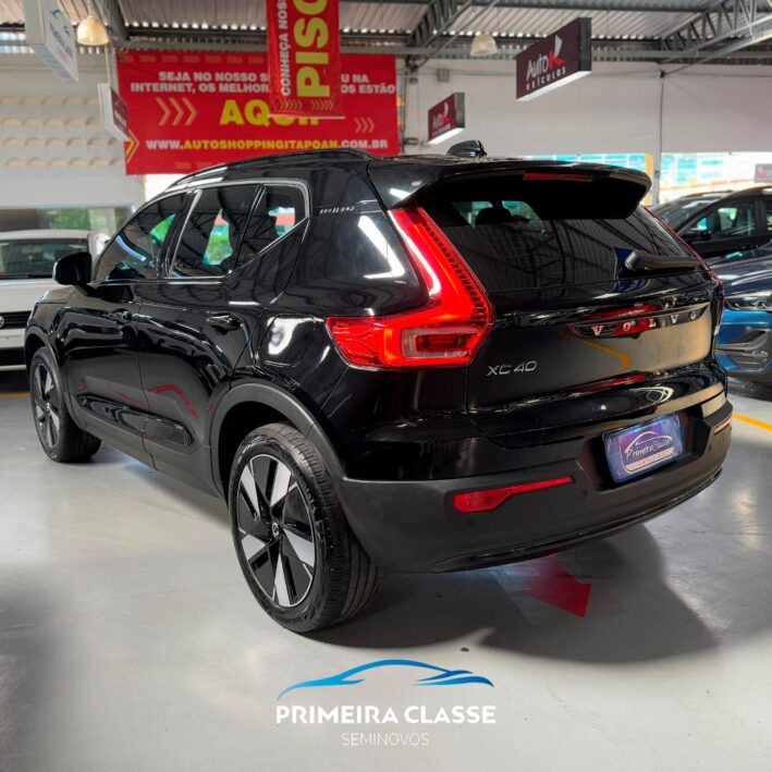 VOLVO XC40 6 PLUS ELETRICO/FONTE EXTERNA 235 CV