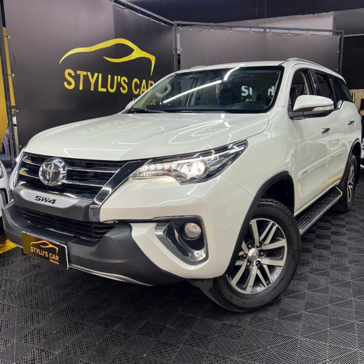 TOYOTA HILUX SW4 SRX 4x4 2.8 TDI 16V Diesel Aut