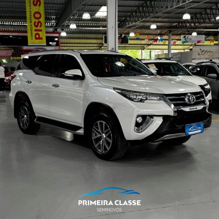 TOYOTA HILUX SW4 SRX 4x4 2.8 TDI 16V Diesel Aut
