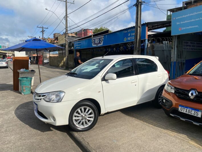 TOYOTA Etios XLS 1.5 1.5 MANUAL