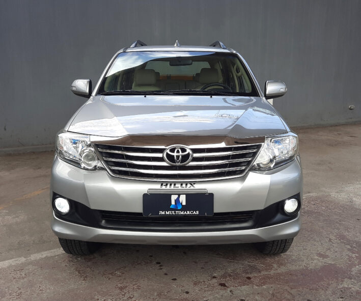 TOYOTA HILUX SW4 4X2 SR GNV